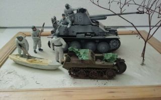Built 1/35 German Anti Tank Gun And Kettenkrad Diorama