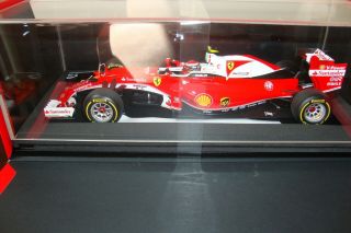 1:18 Looksmart Ferrari Sf16 - H Kimi Raikkonen Bahrain Gp 2016 2nd Place