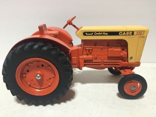 Case 930 Comfort King Tractor Vintage w Metal Rims 1/16 Scale by Ertl 3