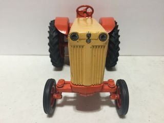 Case 930 Comfort King Tractor Vintage w Metal Rims 1/16 Scale by Ertl 4