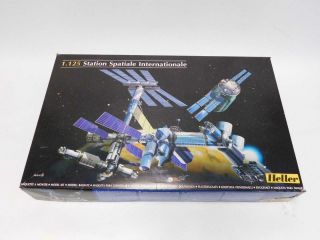 1/125 Heller International Space Station Iss Plastic Model Kit 80444 Complete