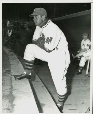 Undated Press Photo Bill Terry Of The York Giants On Dugout Steps