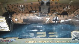 2007 - Ultimate Soldier 32x - Focke - Wul - Fw - 190f - 8/f - 9.  Turin,  Italy Summer 1944