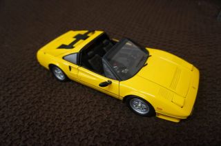 Kyosho Ferrari 308 328 1/18