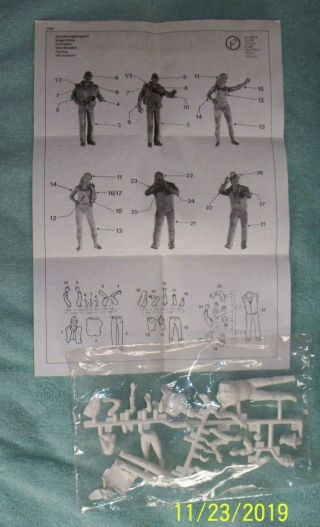 (8) 1:24 Trucker,  Driver and Girl figure models,  Decals and Billboard cards 3