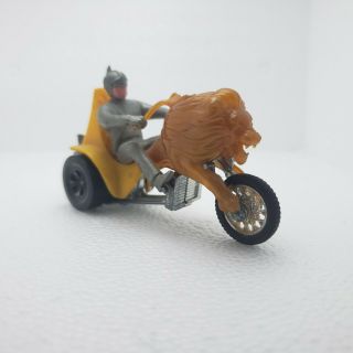 Vintage Hotwheels 1973 RRRUMBLERS CENTURION (yellow seat with silver rider) 3