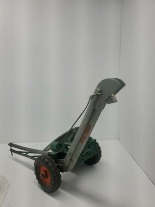 Vintage Idea 1 - Row Corn Picker by Topping Models 1/16 Scale 5