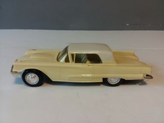 Vintage Amt 1960 Ford Thunderbird Promo Model Car Light Yellow White Top 1/25