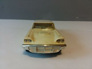 VINTAGE AMT 1960 FORD THUNDERBIRD PROMO MODEL CAR LIGHT YELLOW WHITE TOP 1/25 2