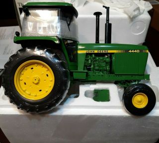 John Deere Model 4440 Tractor 1:16 Scale Ertl Precision Classics Series 2