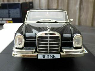 Revell 1960s Mercedes Benz 300se W112 Rare Black 1:18 Diecast Detailed Car Model