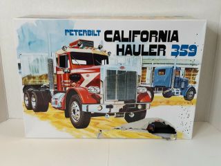 Vintage Amt 866/06 Peterbilt California Hauler 1:25 Scale Model Kit Open Box
