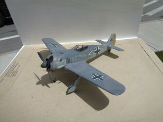 1/48 Scale,  Ww2 German Fw 190 Fighter Well Painted & Built Model