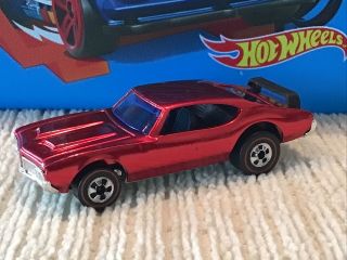 Hot Wheels Redlines 1969 Olds 442 Conversion Red with black interior 2