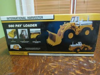 First Gear 1/25 Scale International Harvester 560 Pay Loader - Minor Damage