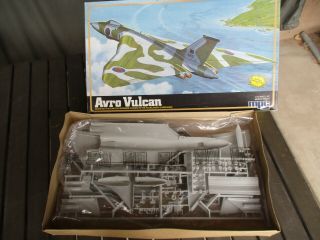 Vtg Mpc Avro Vulcan British Raf Bomber Airplane Model Kit,  1:72