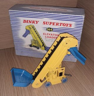 Boxed Dinky Supertoys 964 Elevator Loader Farm Hay Bales