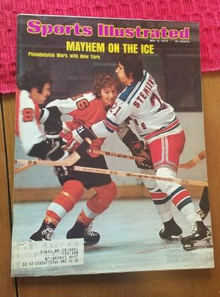 Sports Illustrated May 6 1974 Mayhem On The Ice Hockey W/label