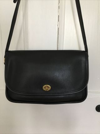 Vintage Coach City Bag Black Leather Flap Handbag Shoulder Purse Turn Lock 9790