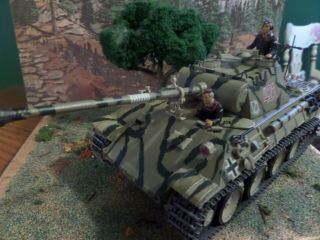 Tamiya 35065 WWII German Panzer V Panther Tank 1/35 BUILT PAINTED CAMO 2 CREW 2