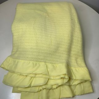 Vintage Acrylic Waffle Weave Thermal Blanket Full Yellow Nylon Satin Trim