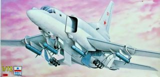 57 - 9100 Esci - Ertl 1/72nd Scale Tupolev Tu - 22 Blinder Plastic Model Kit No Box
