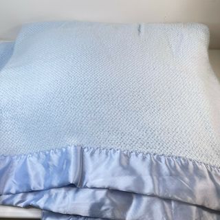 Vintage Fieldcrest Acrylic Thermal Blanket Blue Waffle Weave Satin Trim 100x88