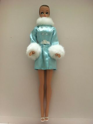 Vintage Fashion Queen Barbie With Blue Hair Band In Barbie Coat