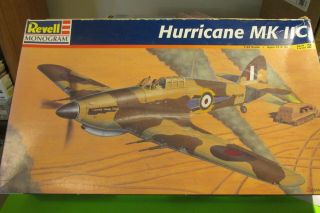 1/32 Revell Monogram 85 - 4667 Hawker Hurricane Mk Iic