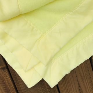 Vintage Acrylic Blanket Satin Nylon Trim Binding 4 Sides Yellow Soft 100x90 Usa