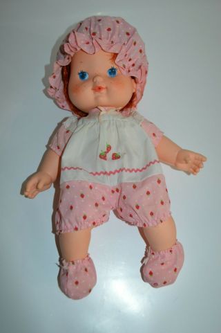 Vintage Strawberry Shortcake Blow A Kiss Doll Kenner 1982 W/ Hat And Booties