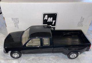 Amt Ertl 8653 1993 Chevrolet C - 3500 Dual Rear Wheels Black Promo Truck 1/25