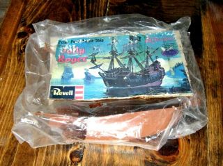 Revell Unboxed Peter Pan 