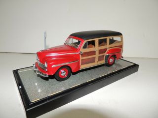Vintage Revell - Monogram (1998) 1948 Ford Woody W/case Built Up