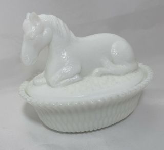 Mckee White Milk Glass Horse On Nest Covered Candy Dish Box 5.  5”l X 4.  25 " Vintage