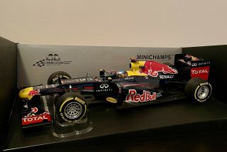 Minichamps 1/18 Red Bull Renault RB8 Sebastian Vettel 2012 110120001 2