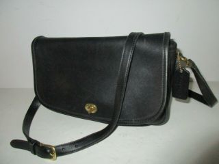 Vintage Coach City Bag Black Leather Flap Handbag Shoulder Purse Turn Lock 9790