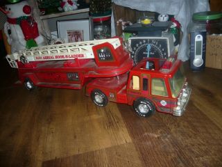 Vintage Nylint Metal Muscle Aerial Hook N And Ladder No.  5 Fire Engine Truck 32”