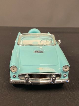 Danbury 1956 1:24 Ford Thunderbird Coupe Diecast Car in RARE Blue 3