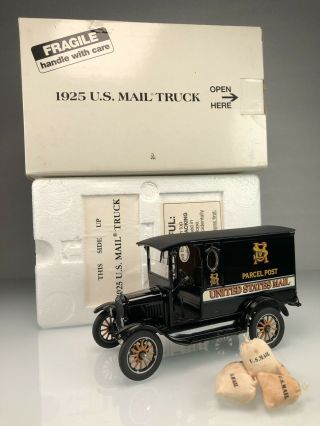 “tin Lizze” Danbury 1925 Ford Model T U.  S.  Mail Parcel Post 1:24 Die - Cast