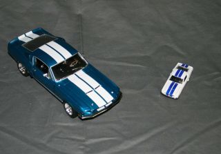 Hot Wheels Legends 2 - Car Set 1/24 & 1/64 – Shelby Gt500 Mustang