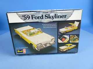 Revell 1959 59 Ford Skyliner 1:25 Scale Model Kit H - 1333 Dated 1975