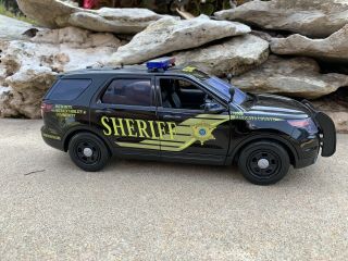 Custom 1/18 Maricopa County Sheriff Arizona Az Ford Explorer Police Trooper