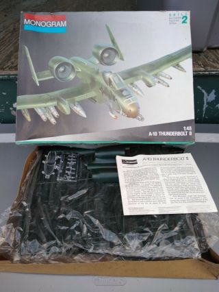 Monogram A - 10 Thunderbolt Ii Plastic Kit 1:48 Scale
