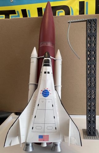 Estes Rocket Shuttle With Rocket And Rocket Launch Pad Very Rare