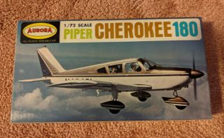 Aurora 1/72 Piper " Cherokee 180 " Kit 281 - 70
