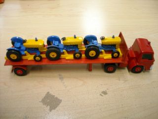 Matchbox King Size Red Ford Tractor W/trailer And 3 Tractors - Make Offers