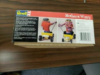Revell Ed Big Daddy Roth Mother ' s Worry plastic model kit 2