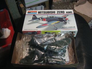Mitsubishi Zero A6M5 by Monogram in 1/48 scale from 1973 2