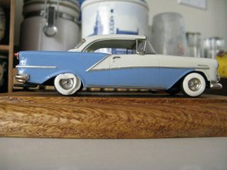 Conquest Models 1/43 Scale 1 - 1954 Oldsmobile W/ Stand And Display Case